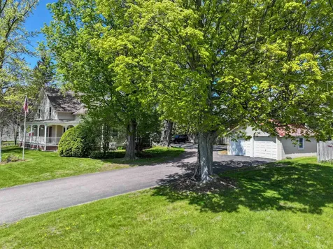 2337 Vt Route 7 Middlebury VT 05753
