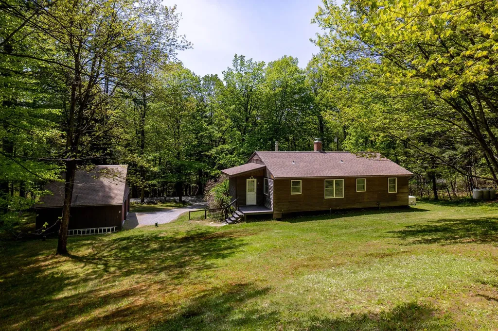 852 Quail John Road Thetford VT 05043
