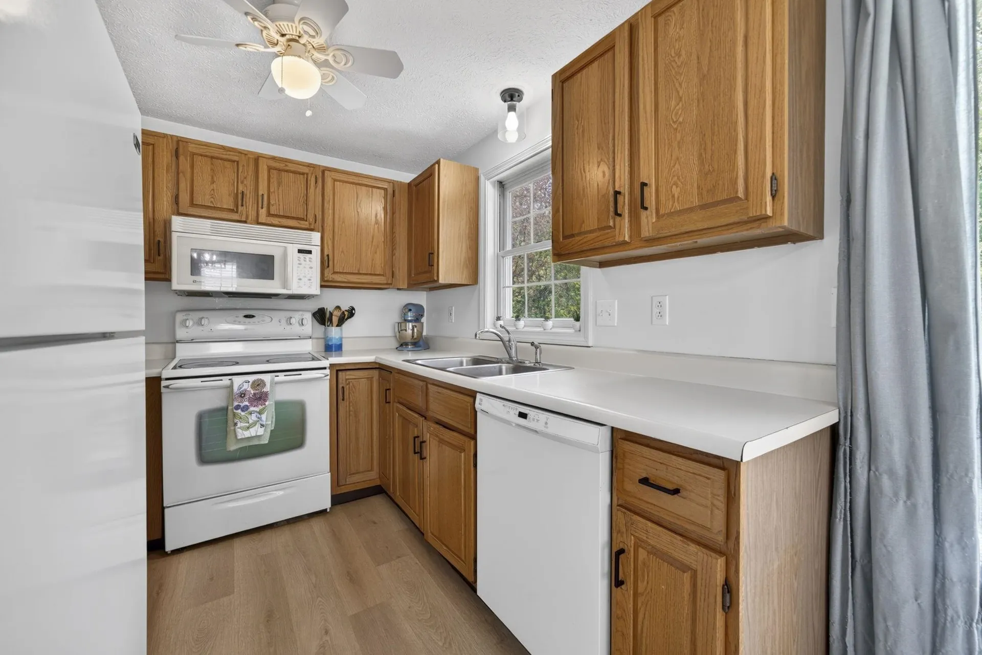 44 Brook Hollow Way Manchester NH 03103