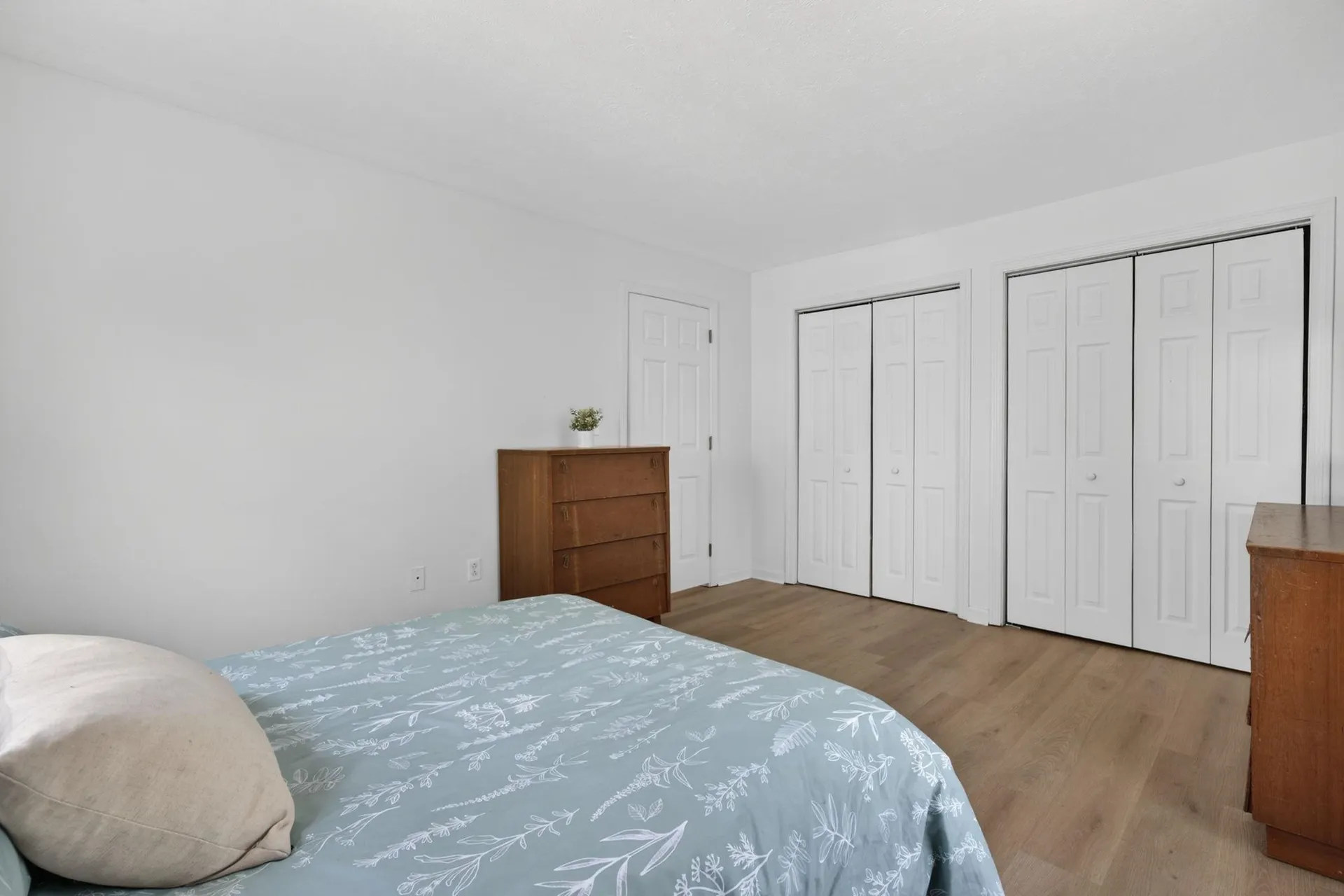 44 Brook Hollow Way Manchester NH 03103