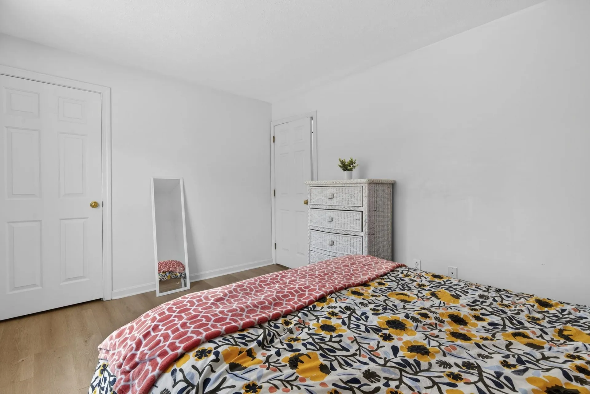 44 Brook Hollow Way Manchester NH 03103