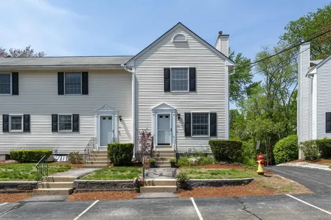 44 Brook Hollow Way Manchester NH 03103