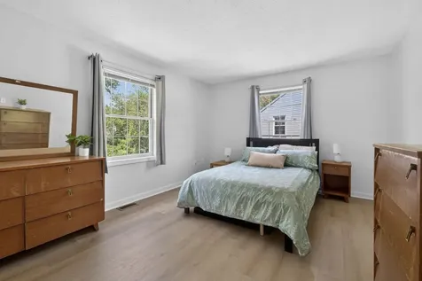 44 Brook Hollow Way Manchester NH 03103