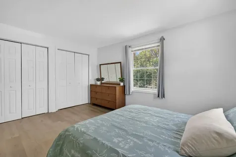 44 Brook Hollow Way Manchester NH 03103