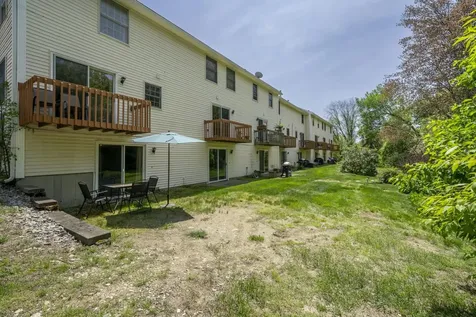 44 Brook Hollow Way Manchester NH 03103