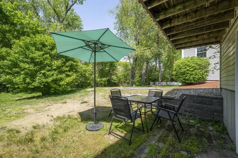 44 Brook Hollow Way Manchester NH 03103