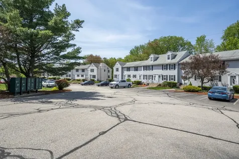 44 Brook Hollow Way Manchester NH 03103