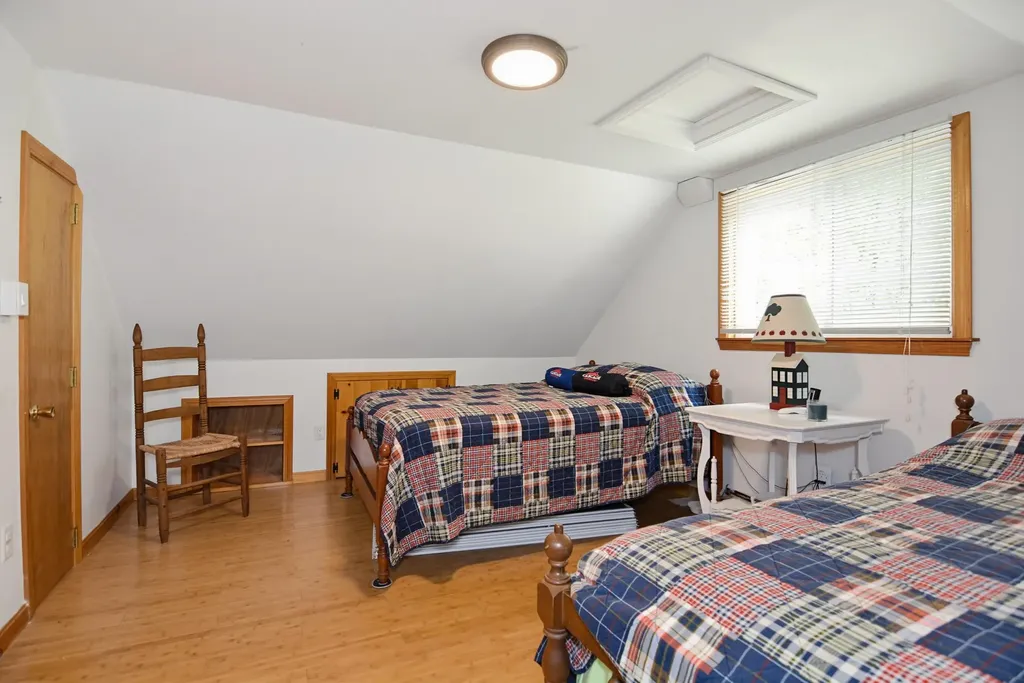33 Moccasin Trail Hillsborough NH 03244