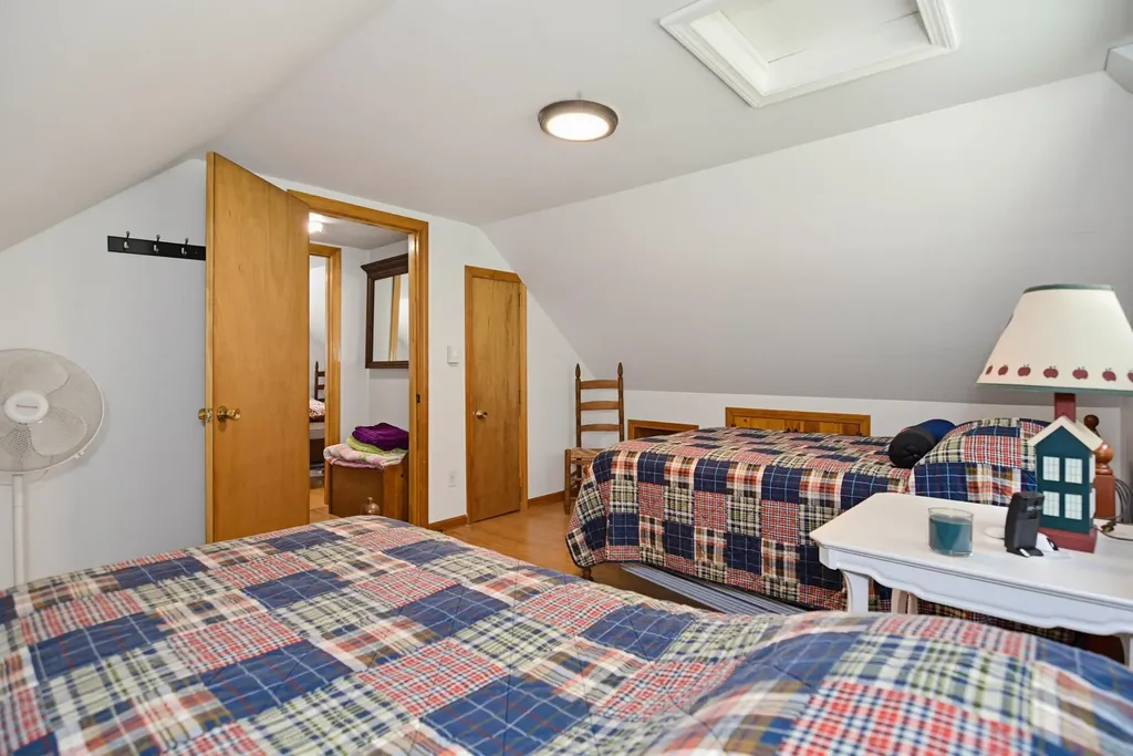33 Moccasin Trail Hillsborough NH 03244
