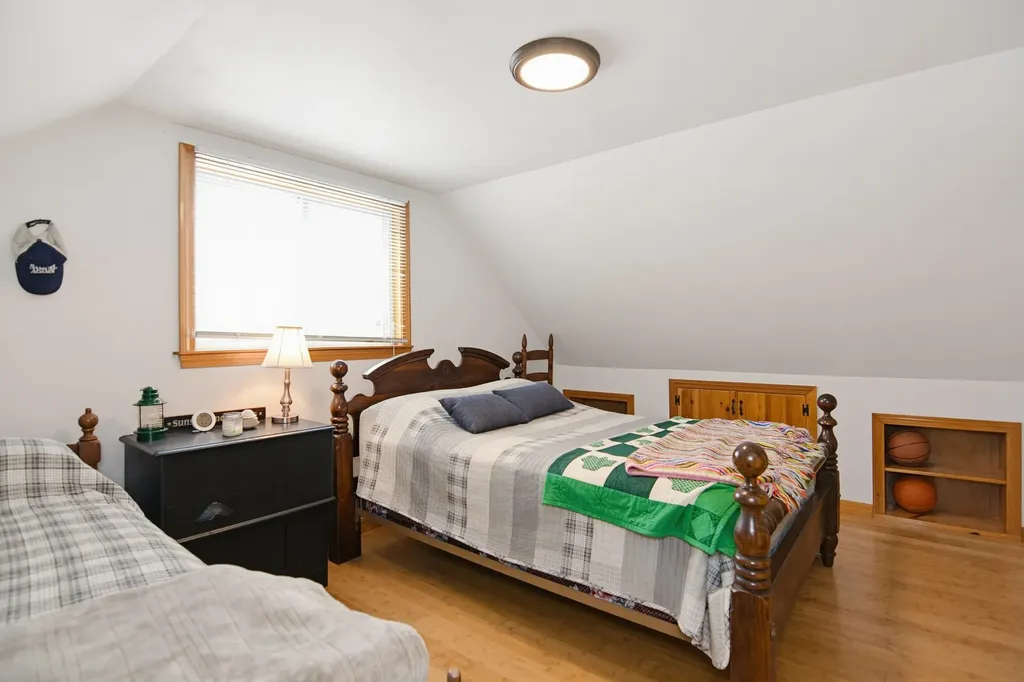 33 Moccasin Trail Hillsborough NH 03244