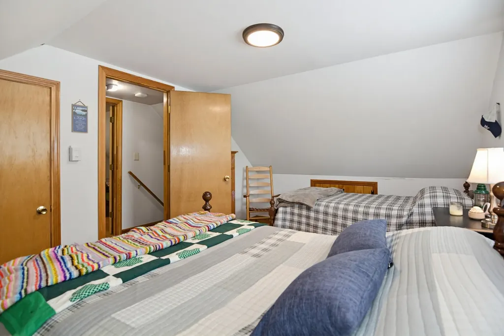 33 Moccasin Trail Hillsborough NH 03244