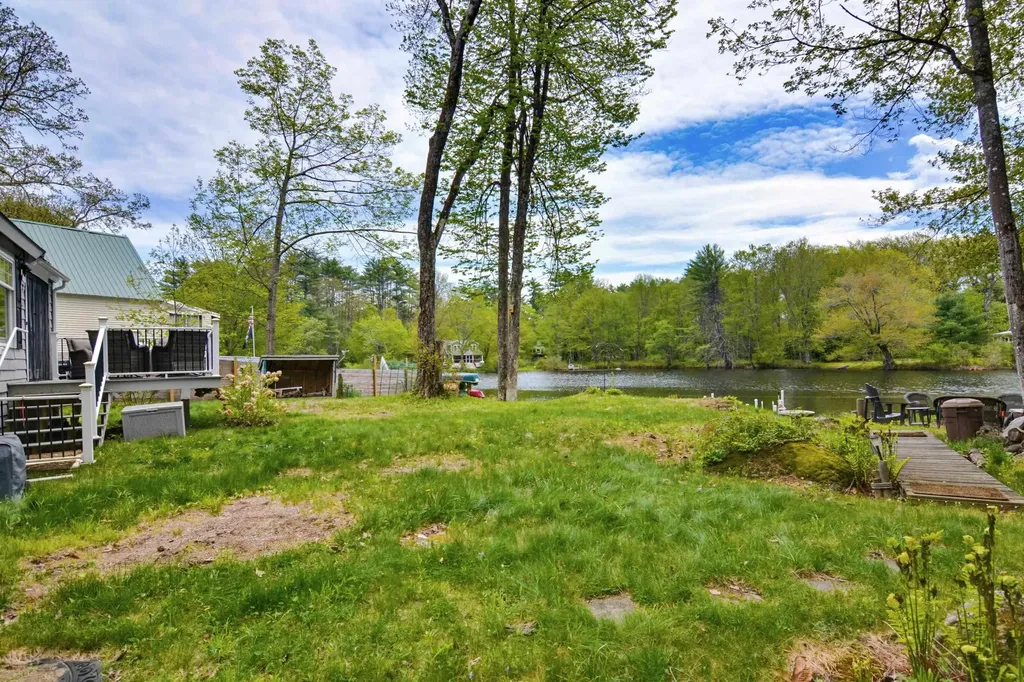 33 Moccasin Trail Hillsborough NH 03244