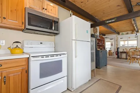 33 Moccasin Trail Hillsborough NH 03244
