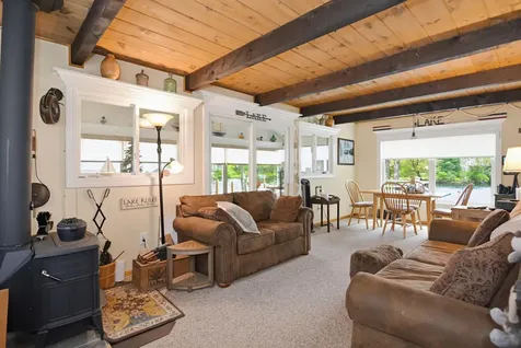 33 Moccasin Trail Hillsborough NH 03244