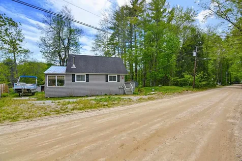 33 Moccasin Trail Hillsborough NH 03244