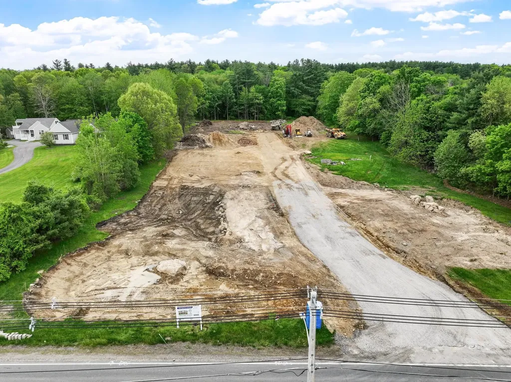 3 Meredith Lane Pelham NH 03051