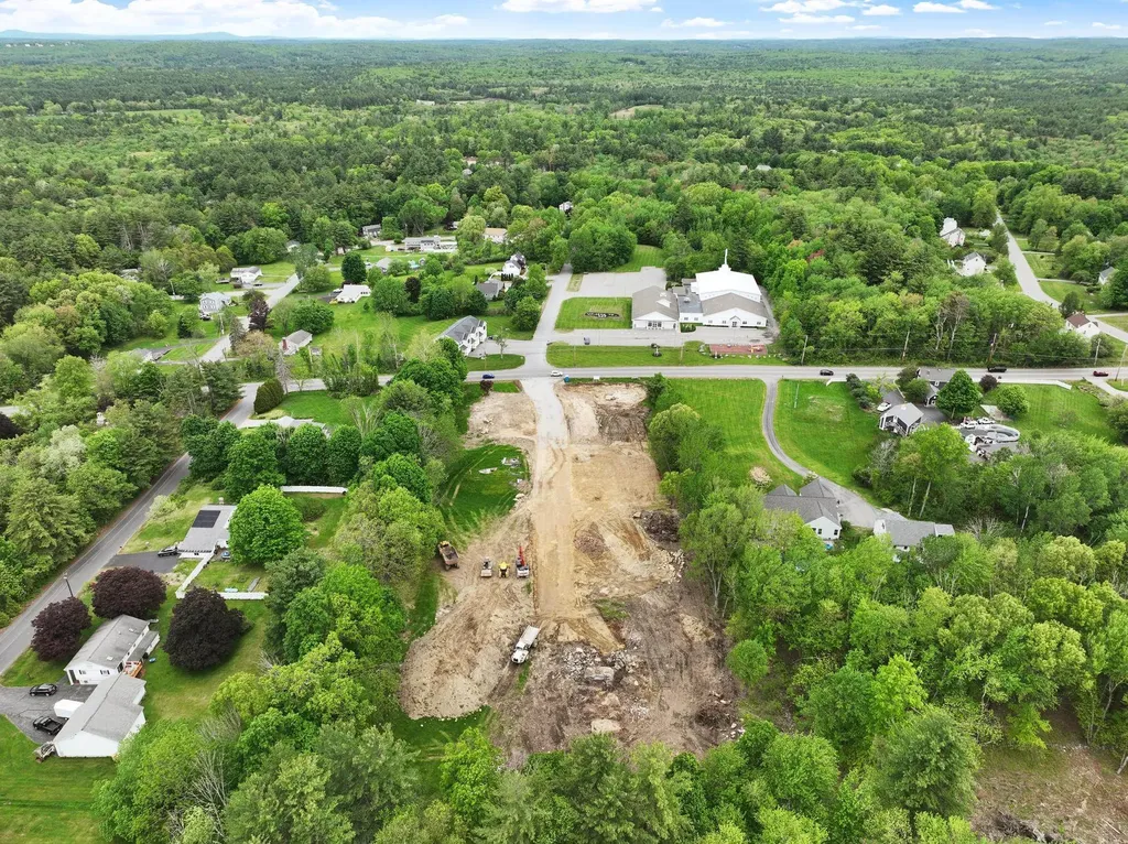 1 Meredith Lane Pelham NH 03051