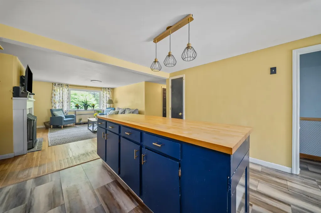 130 Tolend Road Barrington NH 03825