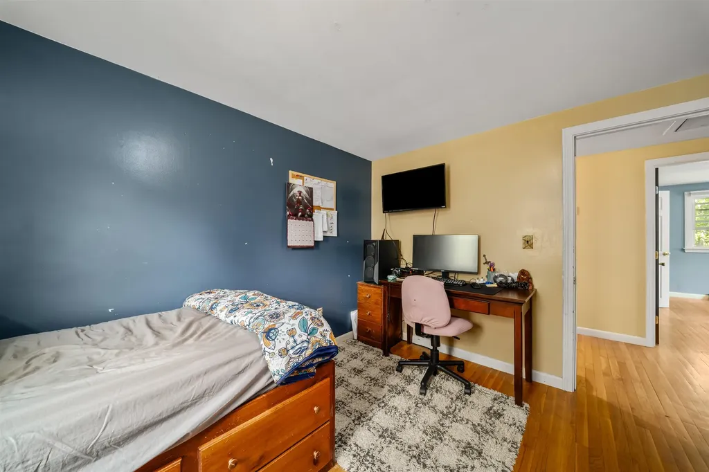 130 Tolend Road Barrington NH 03825