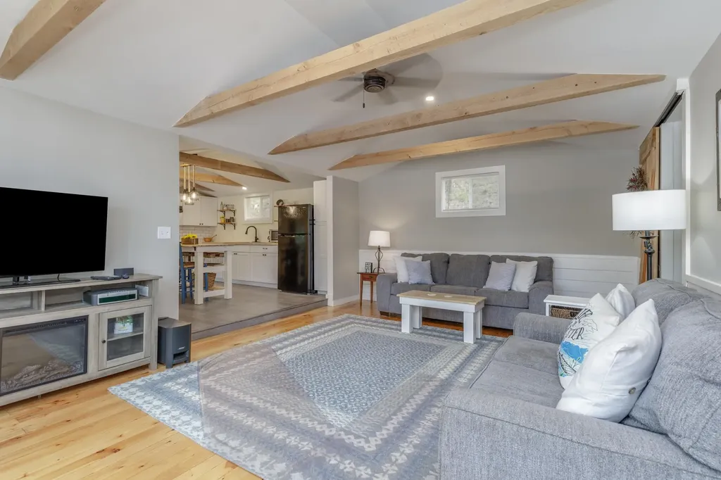 525 N Shore Drive Hopkinton NH 03229