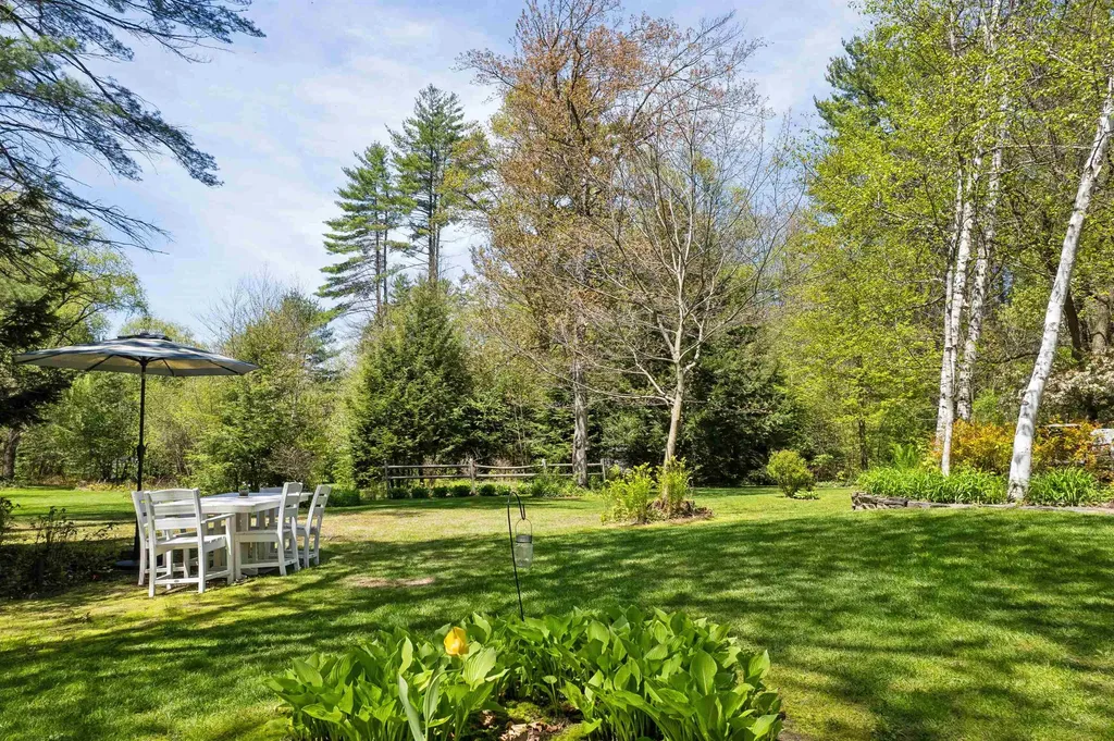 71 Old Oak Lane Hartland VT 05048
