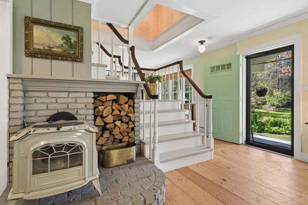 71 Old Oak Lane Hartland VT 05048