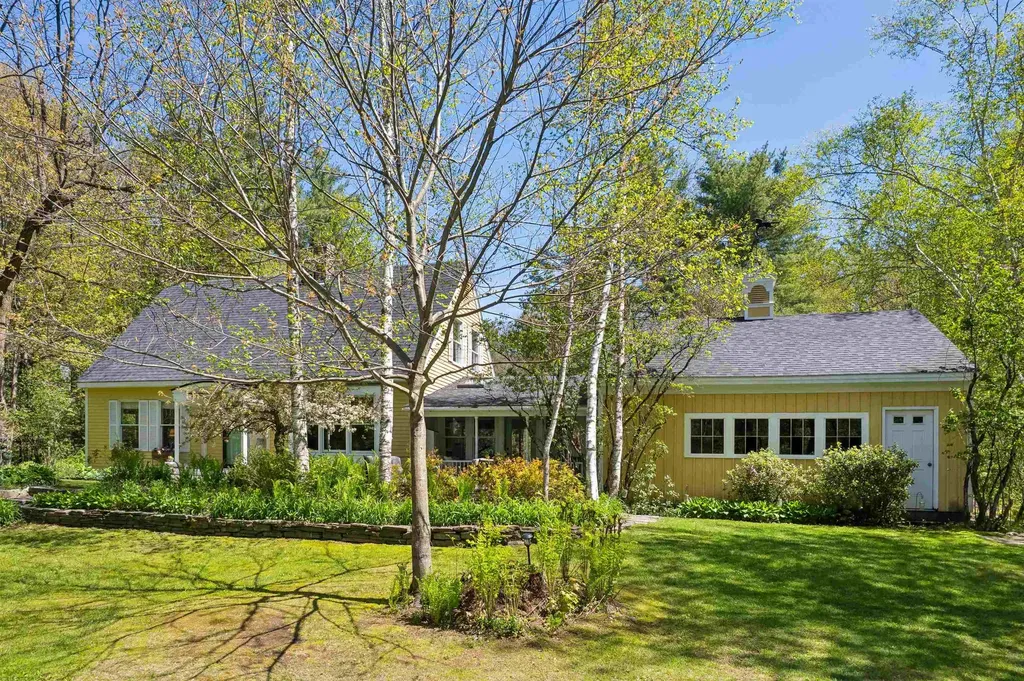 71 Old Oak Lane Hartland VT 05048