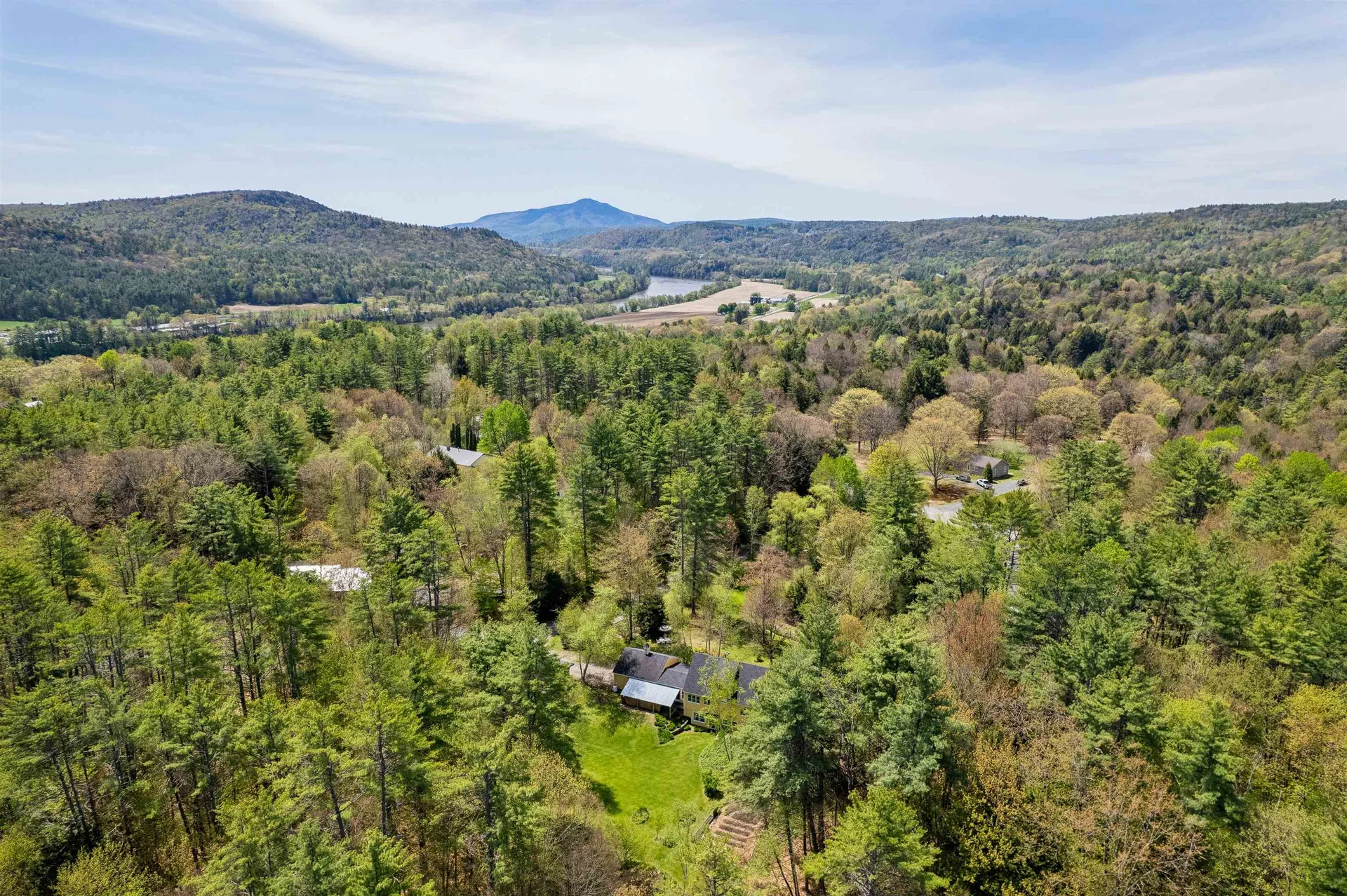 71 Old Oak Lane Hartland VT 05048