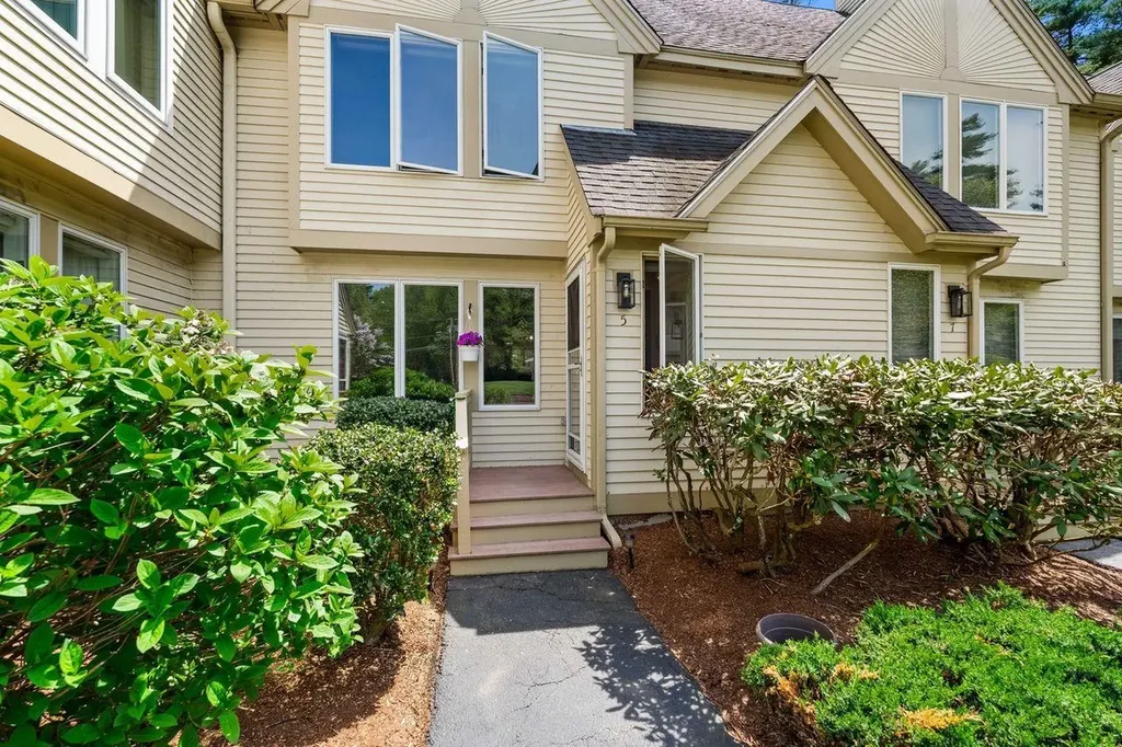 5 Westminster Drive Nashua NH 03064