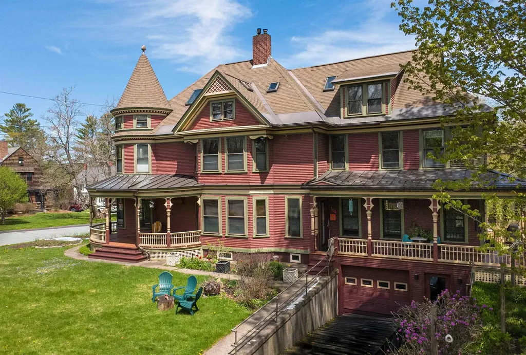 154 Boyton Avenue St. Johnsbury VT 05819