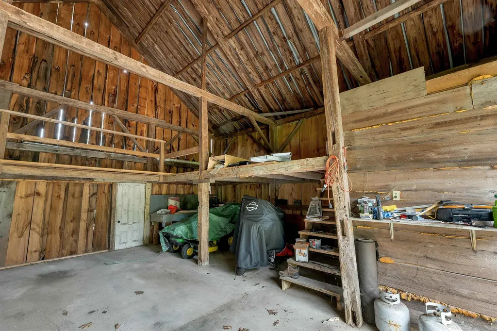 239 Wentworth Road Brookfield NH 03872