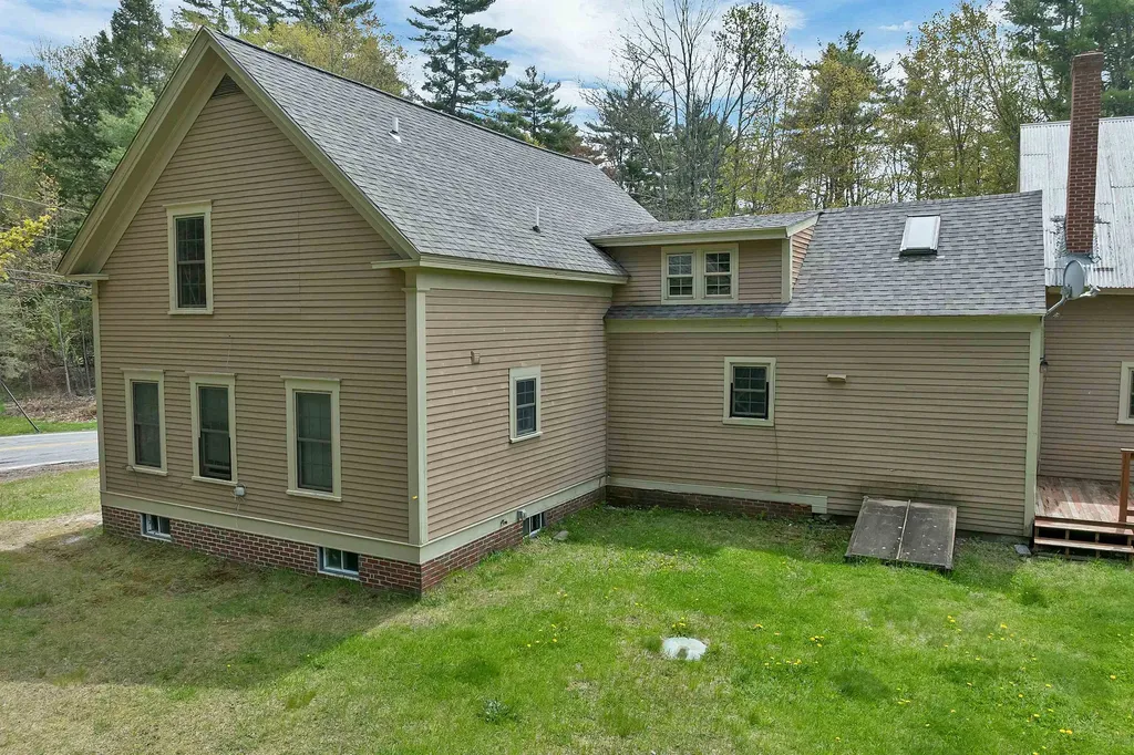 239 Wentworth Road Brookfield NH 03872