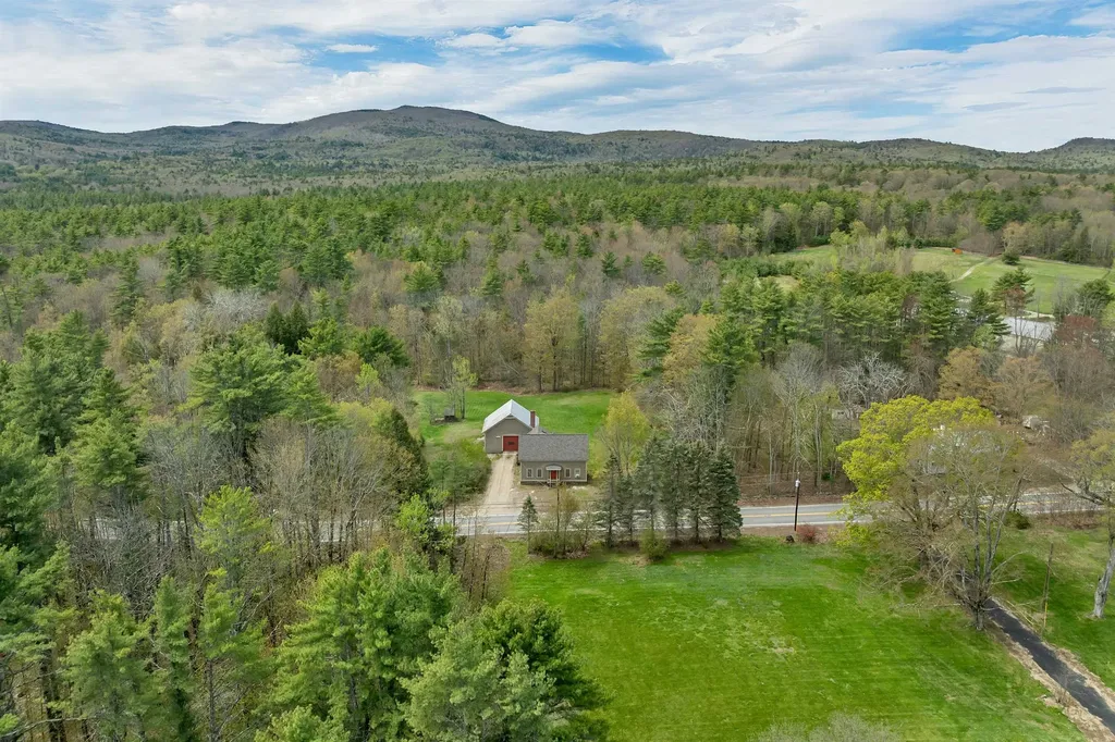 239 Wentworth Road Brookfield NH 03872