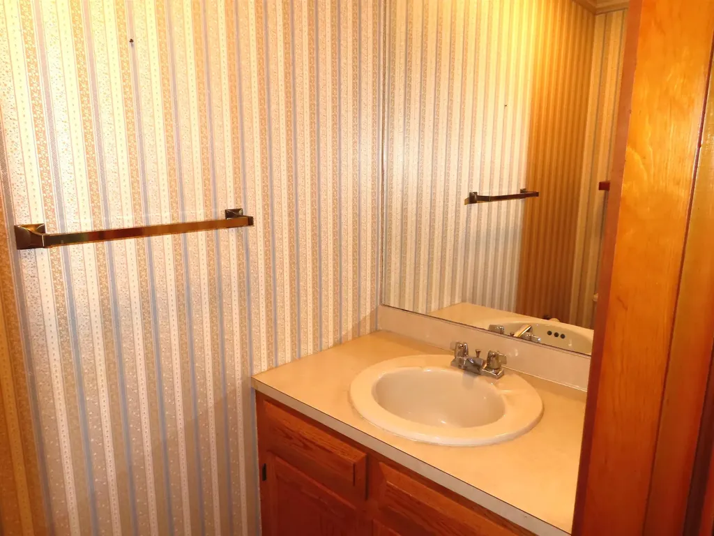 6 Barrett Avenue Keene NH 03431