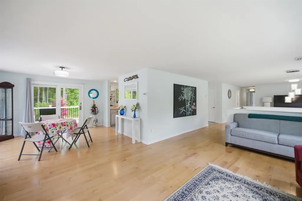 10 Kirsten's Landing Fremont NH 03044