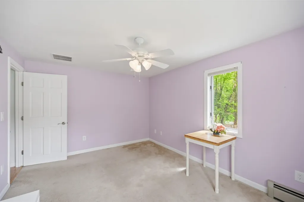 10 Kirsten's Landing Fremont NH 03044