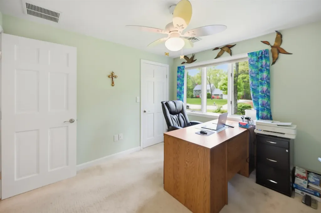 10 Kirsten's Landing Fremont NH 03044