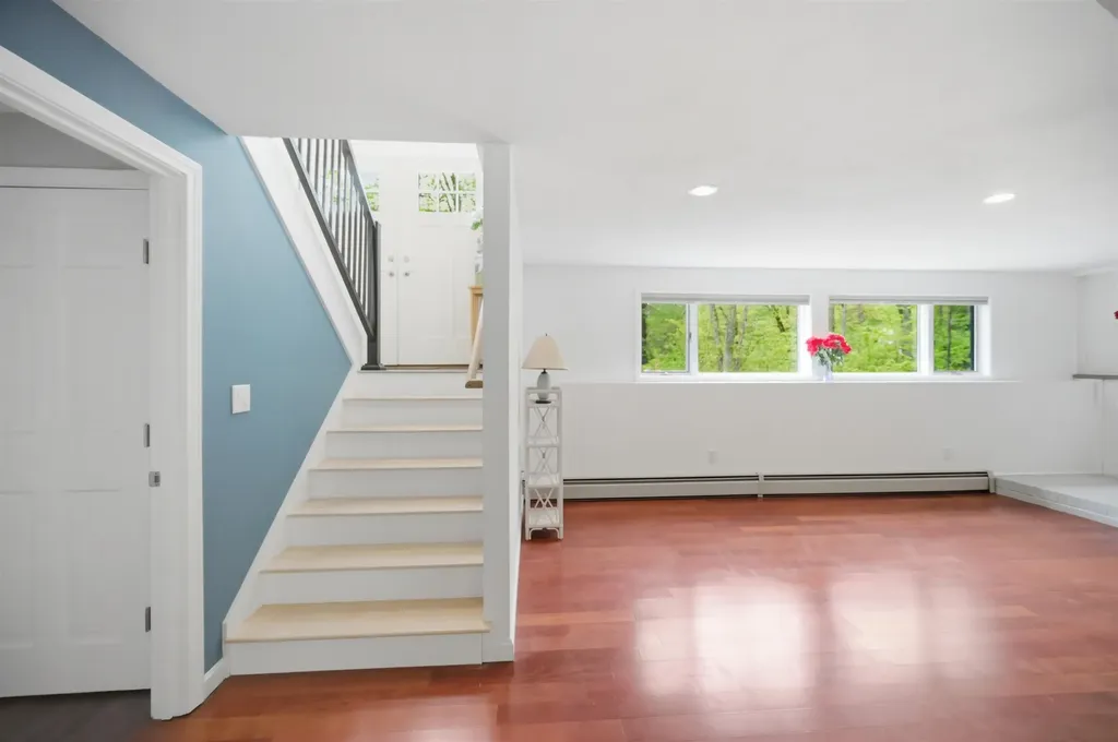 10 Kirsten's Landing Fremont NH 03044