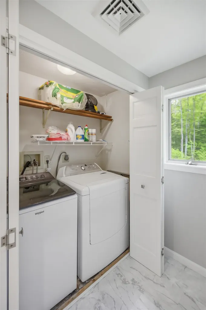 10 Kirsten's Landing Fremont NH 03044