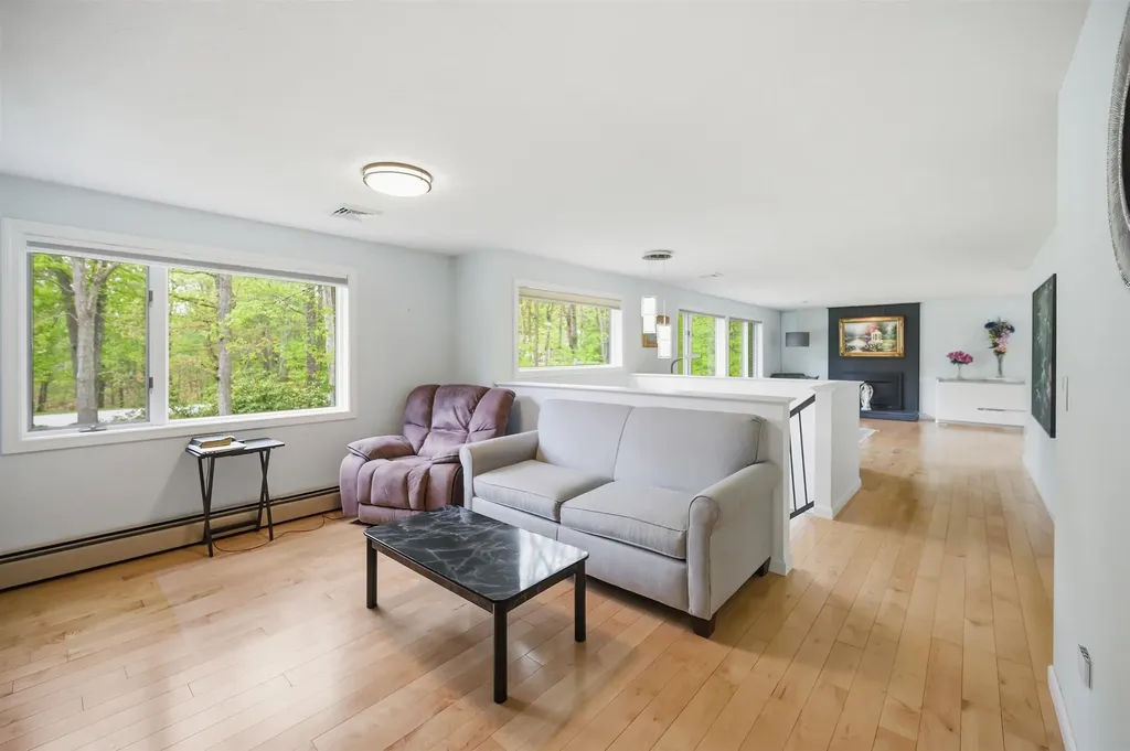 10 Kirsten's Landing Fremont NH 03044