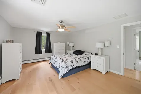 10 Kirsten's Landing Fremont NH 03044