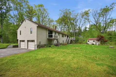 10 Kirsten's Landing Fremont NH 03044