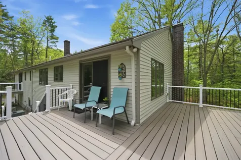 10 Kirsten's Landing Fremont NH 03044