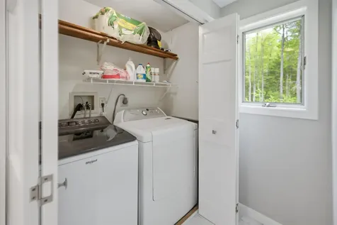 10 Kirsten's Landing Fremont NH 03044