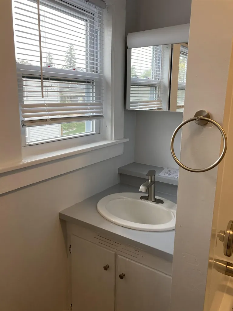 37 Dover Street Keene NH 03431