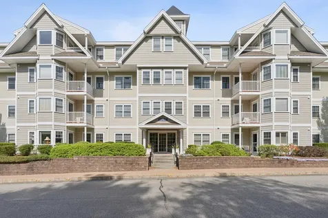 4 Sterling Hill Lane Exeter NH 03833