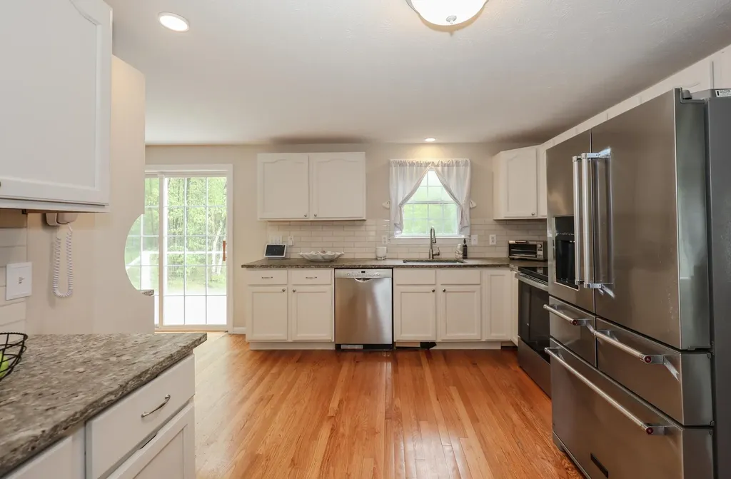 19 Burgess Drive Litchfield NH 03052