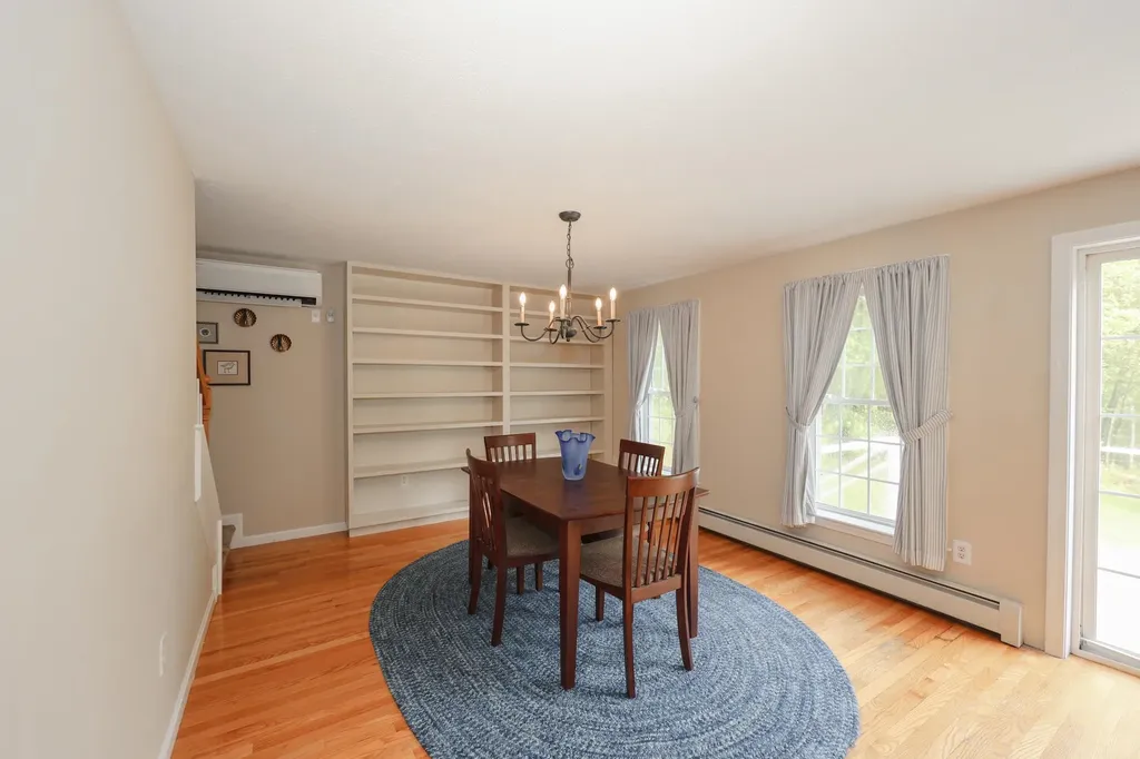 19 Burgess Drive Litchfield NH 03052