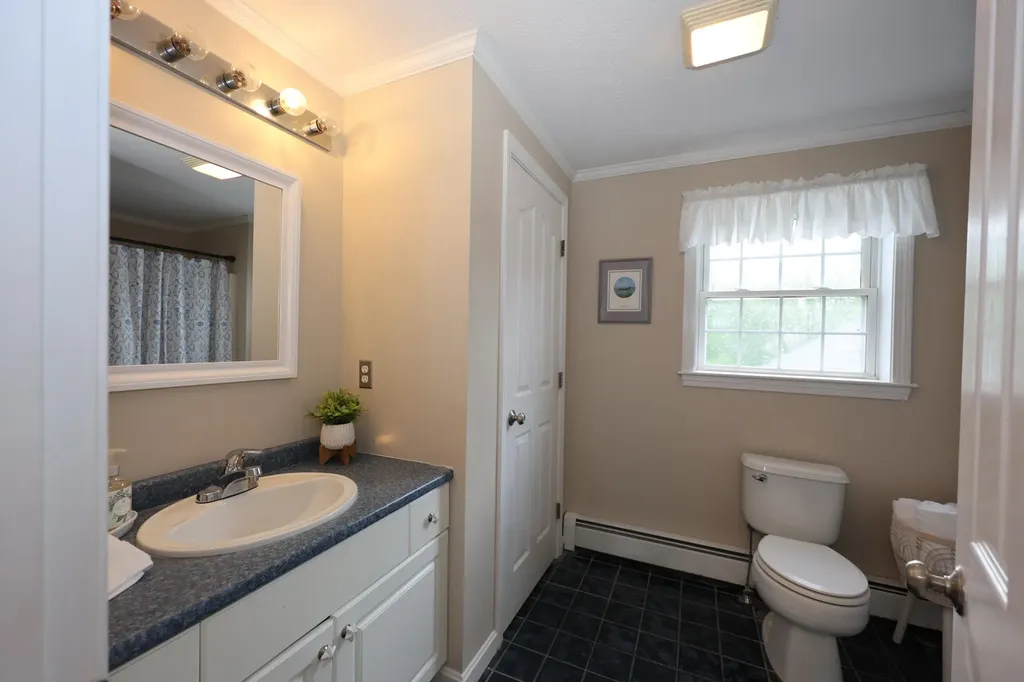 19 Burgess Drive Litchfield NH 03052