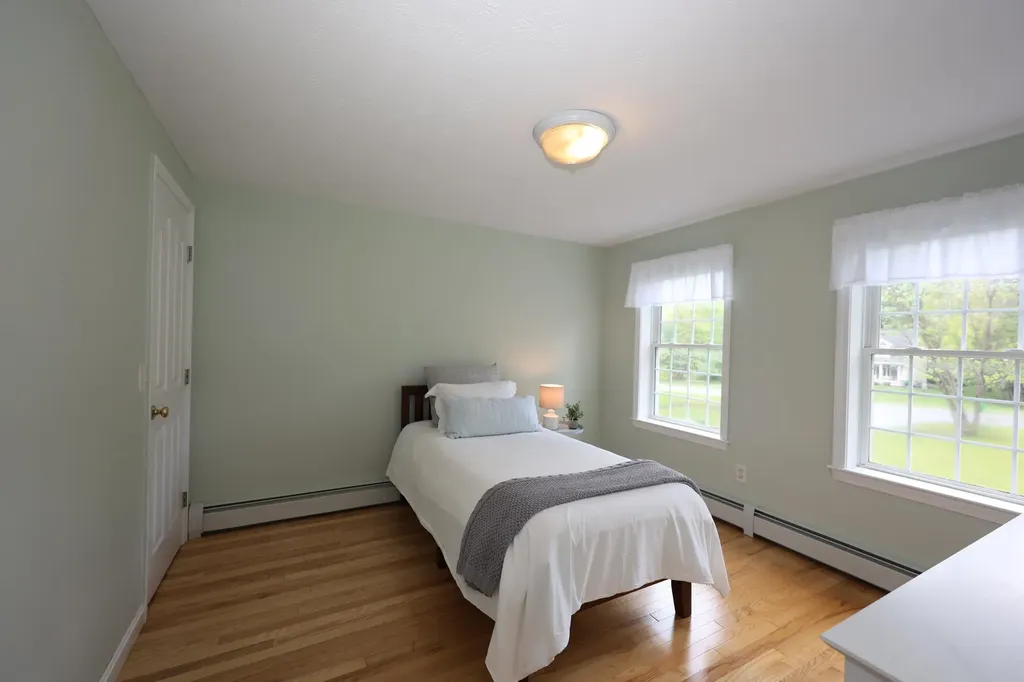 19 Burgess Drive Litchfield NH 03052